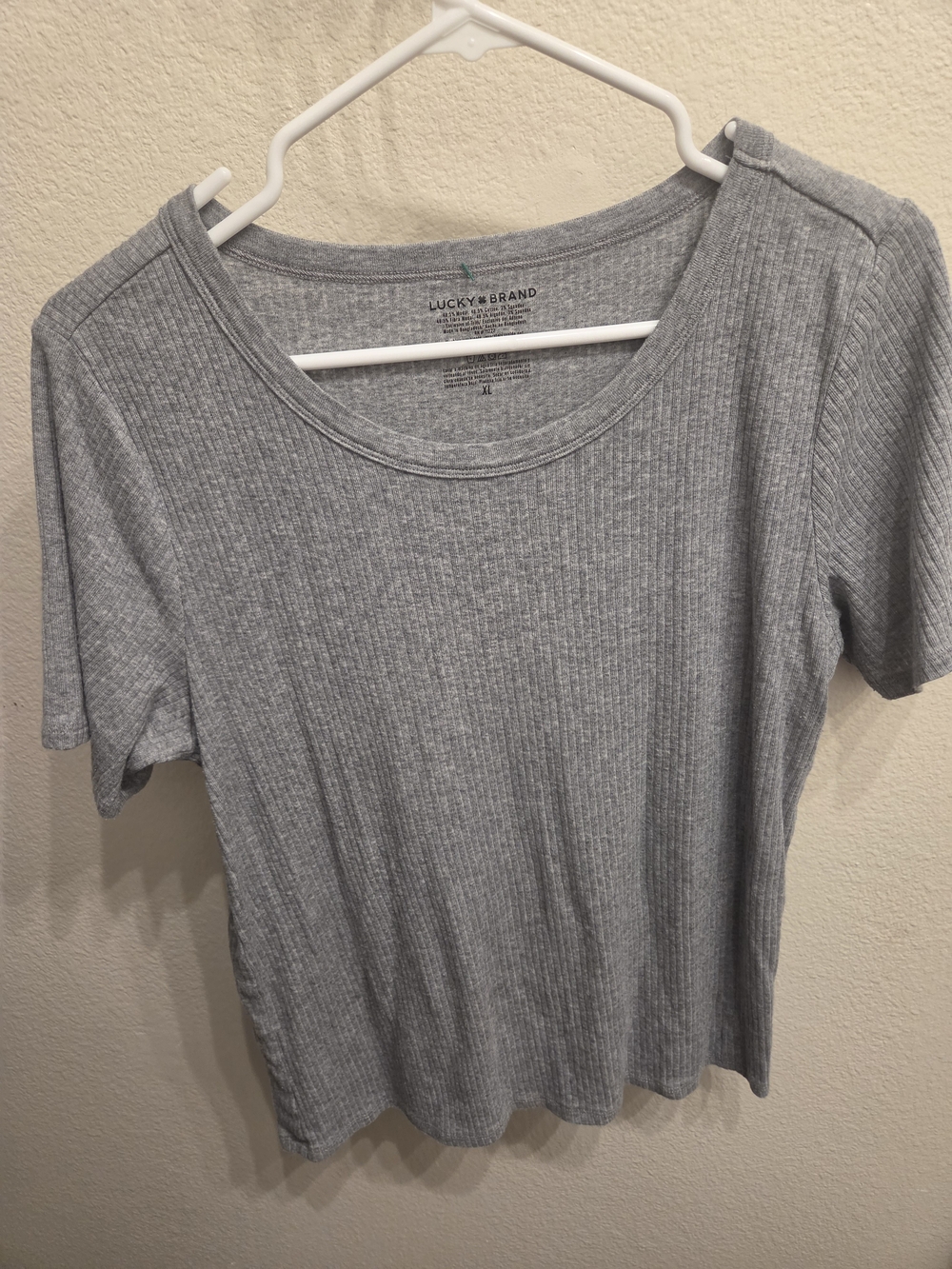 Lucky Brand Light Gray Ribbed Scoop Neck Short Sleeve Tee